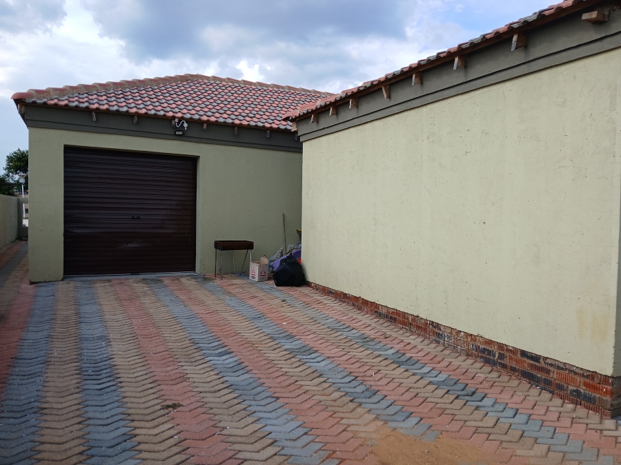 3 Bedroom Property for Sale in Flamwood North West